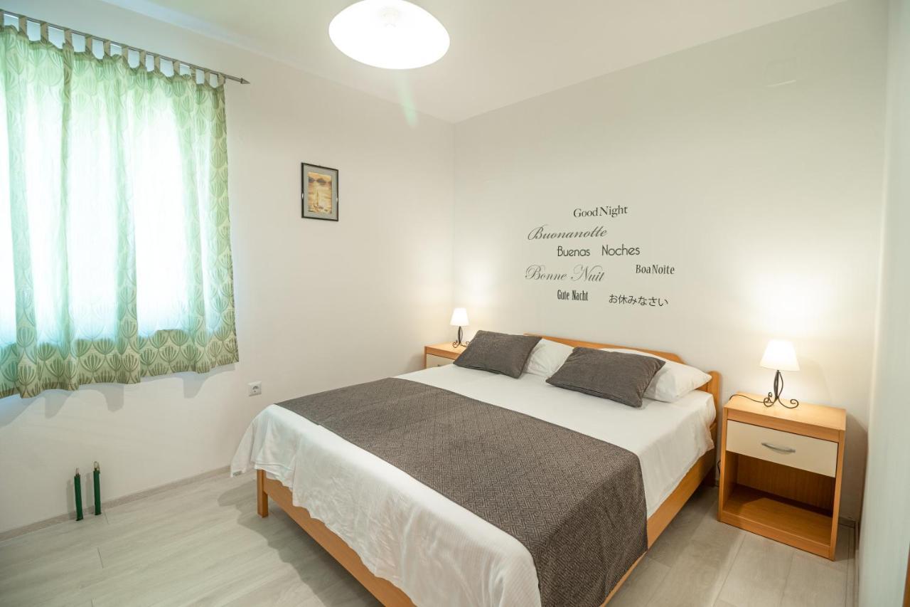 Apartments Gracia Baska  Bagian luar foto
