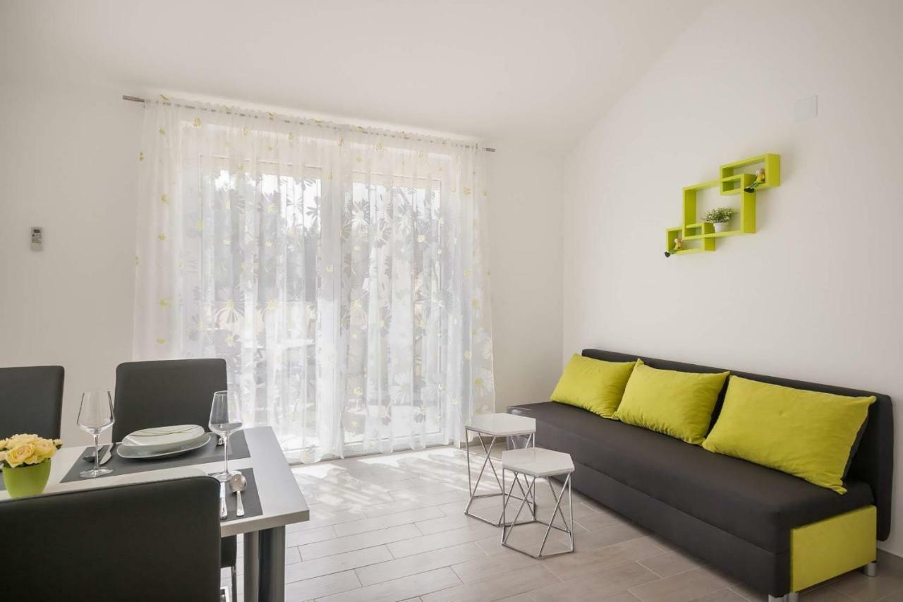 Apartments Gracia Baska  Bagian luar foto